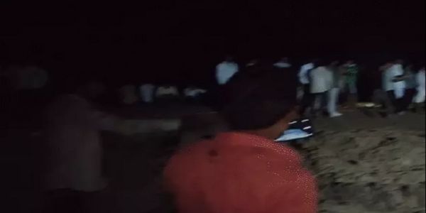 मप्र के रतलाम में निर्माणाधीन कुएं में मिट्टी धंसने से दो मजदूर दबे, रेस्क्यू अभियान जारी