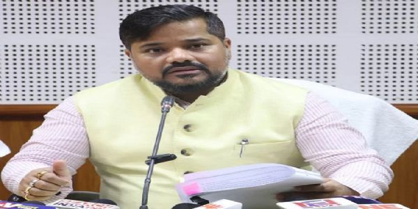 त्रिपुराः अगरतला में चलेंगे गुलाबी रंग के ऑटो-रिक्शा