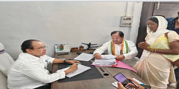 मंत्री के जनता दरबार में पहुंचे 97 फरियादी, सबसे अधिक मिली सीओ की शिकायतें