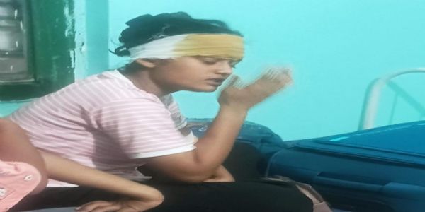 बस और हाइवा की टक्कर, 11 घायल