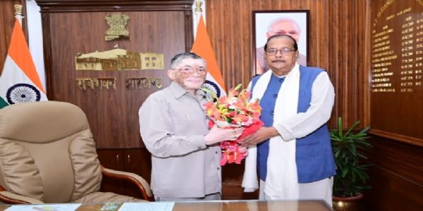 राज्यपाल से वित्त मंत्री ने की मुलाकात