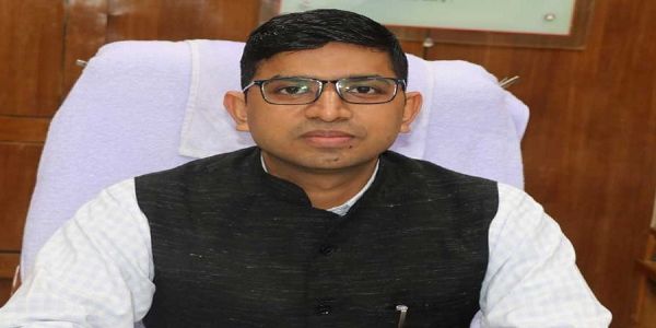 बिजली उपभोक्‍ताओं से निरंतर संवाद बनाए रखें मैदानी अधिकारी : सिंघल