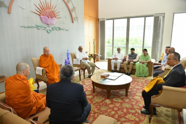 ગાંધીનગર ખાતે મુલાકાત લીધી