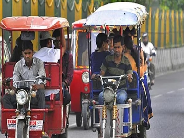 ऑटो और ई-रिक्शा चालकों की कोई पहचान नहीं, दिन में कई बार बदल जाते हैं ड्रायवर