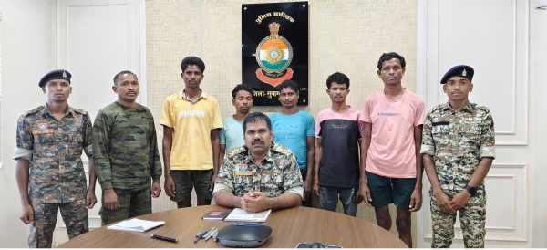 पामेड़ एरिया कमेटी के 01 हार्डकोर ईनामी नक्सली सहित 05 नक्सलियों को पुलिस ने किया गिरफ्तार