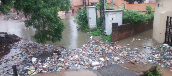 बारिश से हालात जानकारी लेते विधायक सरयू राय
