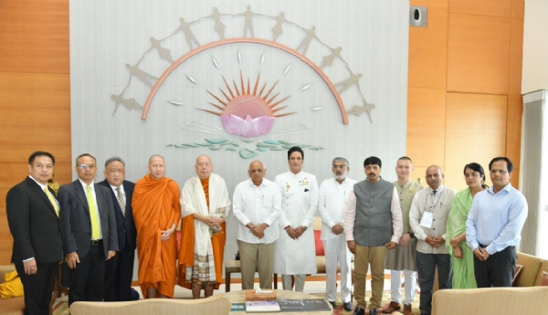 ગાંધીનગર ખાતે મુલાકાત લીધી