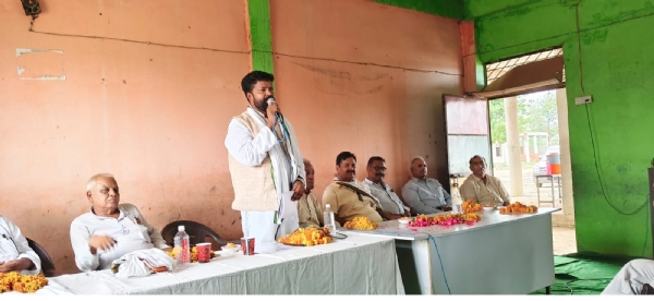 भाजपा की गलत नीतियों का खामियाजा भुगत रही है जनता: अशफाक भाजपा की गलत नीतियों का खामियाजा भुगत रही है जनता: अशफाक