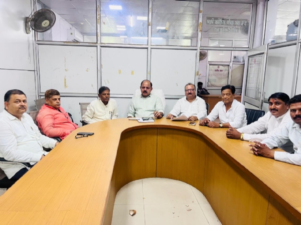 *राष्ट्रीय पंचायतीराज ग्राम प्रधान संगठन के प्रदेश अध्यक्ष ने गोरखपुर के प्रधानों के साथ की बैठक*