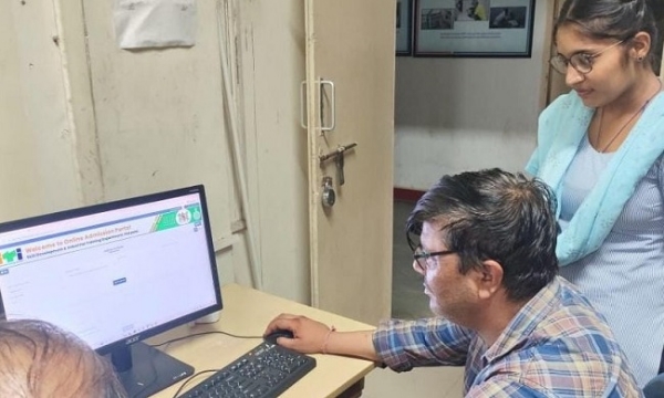 विद्यार्थियों ने प्रवेश के लिए कराया पंजीयन (फाइल फोटो)