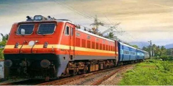 रेल यात्रा के दौरान नशा और धूम्रपान करने वालों पर होगी कड़ी कार्रवाई
