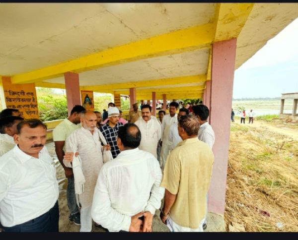 कन्नौज: मंत्री ने किया निर्माणाधीन अंत्येष्टि स्थल का निरीक्षण