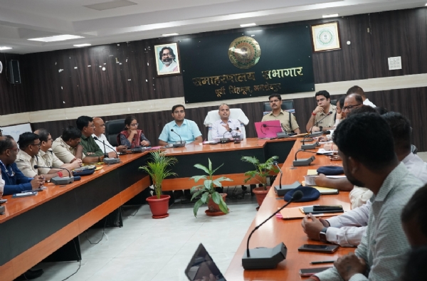 जिला सड़क सुरक्षा को लेकर बैठक