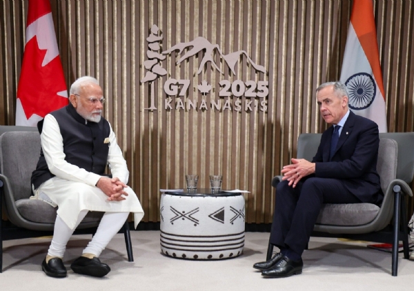 भारत के प्रधानमंत्री नरेन्द्र मोदी और कनाडा के प्रधानमंत्री मार्क कार्नी। दोनों ने कनाडा के अल्बर्टा प्रांत के कनानैस्किस में आयोजित जी-7 शिखर सम्मेलन के मौके पर द्विपक्षीय बैठक की। फोटो-प्रधानमंत्री मोदी के एक्स हैंडल से साभार