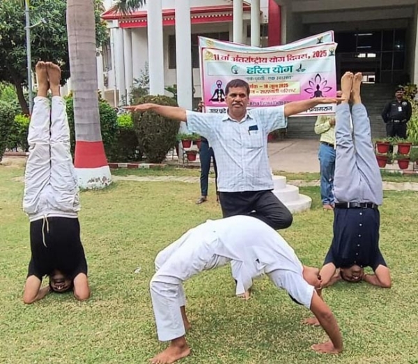 योग प्रशिक्षक
