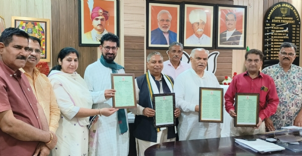 सत शर्मा, अशोक कौल ने बलबीर की कविता 11 साल