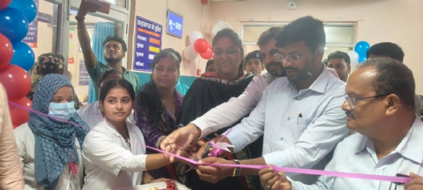 अररिया फोटो:डीएम अनिल कुमार अल्ट्रा साउंड सेंटर का उद्घाटन करते