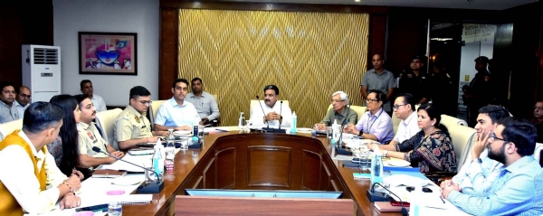 गुरुग्राम के पीडबल्यूडी रेस्ट हाऊस में शहरी स्थानीय निकायों के राष्ट्रीय सम्मेलन की तैयारियों की समीक्षा बैठक को संबोधित करते हुए डिप्टी स्पीकर कृष्ण मिड्ढा।