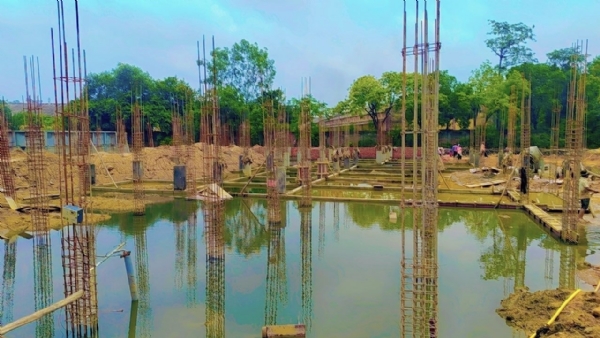 जलभराव पर जताई सख्त नाराज़गी और समयबद्ध निर्माण के दिए निर्देश