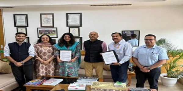 डीपीआईआईटी और योरस्टोरी के बीच समझौते का फोटो