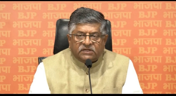 प्रेस वार्ता करते भाजपा सांसद रविशंकर प्रसाद
