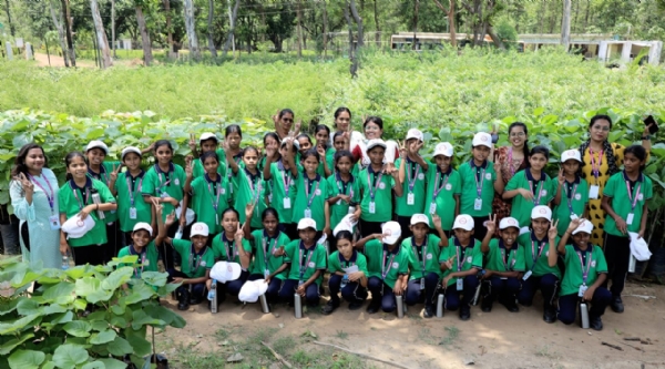 प्रकृति के माध्यम से बालिकाओं को सशक्त बनाना: बालिका सशक्तिकरण अभियान 2025 के तहत कोरबा की बालिकाओं ने किया पाली नर्सरी का भ्रमण