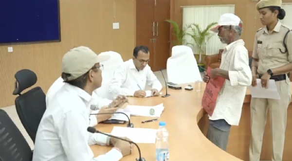 कोरबा : कलेक्टर ने सुनी जनदर्शन में आमनागरिको की फरियाद कुल 80 आवेदन हुए प्राप्त