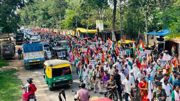 कांग्रेस ने खूंटी में निकाली जिला स्तरीय संविधान बचाओ रैली
