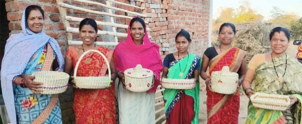 छिंद और कांसा से आत्मनिर्भर बन रही मह‍िलाएं
