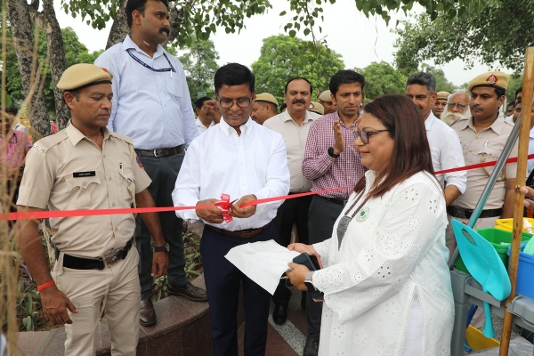 एनडीएमसी ने जागरूकता के लिए रीसाइकिल मेला एक्शन किट, बुकलेट और पोस्टर लॉन्च किए