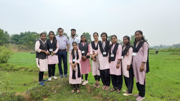 रेवती रमण मिश्र कॉलेज के विद्यार्थियों ने वेटलैंड का किया अध्ययन