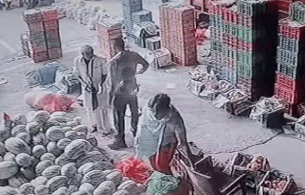 सोनीपत: सीसीटीवी कैमरे की फूटेज में दिखाई देते हुए युवक