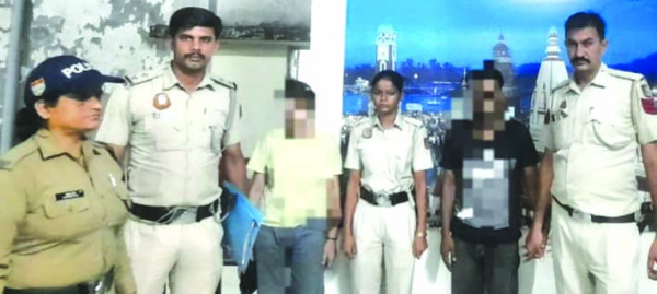 पुलिस गिरफ्त में आरोपित