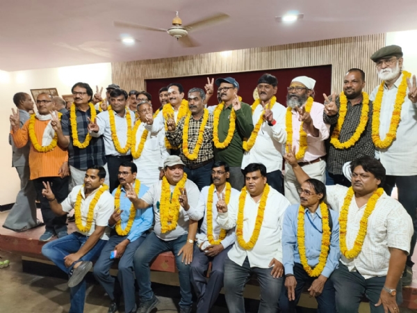काशी पत्रकार संघ में नव निर्वाचित पदाधिकारी