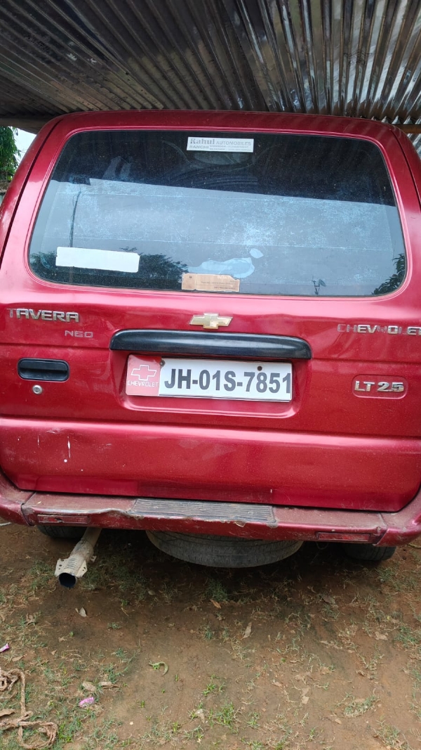 शेवर्लेट तवेरा कार से चार गोवंशीय पशु बरामद, मामला दर्ज