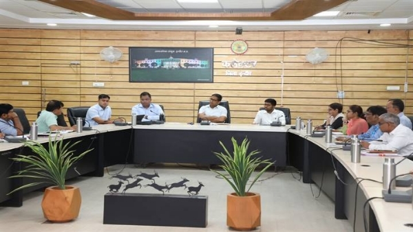 जिला स्तरीय निगरानी एवं क्रियान्वयन समिति की बैठक जिला स्तरीय निगरानी एवं क्रियान्वयन समिति की बैठक