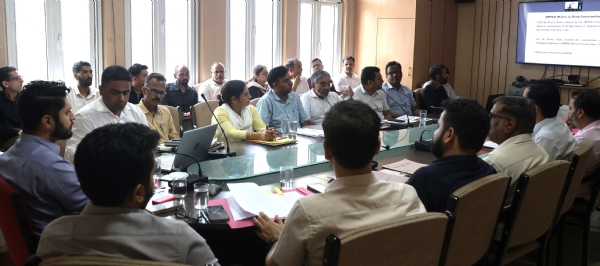 ठोस कचरा प्रबंधन और प्लास्टिक प्रतिबंध की समीक्षा बैठक की अध्यक्षता करते हुए उपायुक्त। ठोस कचरा प्रबंधन और प्लास्टिक प्रतिबंध की समीक्षा बैठक की अध्यक्षता करते हुए उपायुक्त।