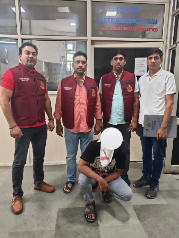 गिरफ्तार वांछित आरोपित की फोटो