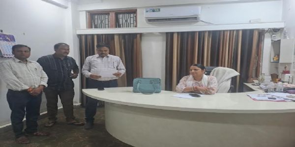 मंदसौरः डिप्टी कलेक्टर अनिता चौकोटीया ने सीएमओ का कार्यभार संभाला