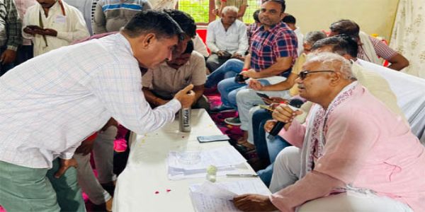 500 पौधे लगाओ तो ट्यूबवेल, एक साल का वृक्ष बनने पर 5 लाख रुपये की इंटरलॉकिंग