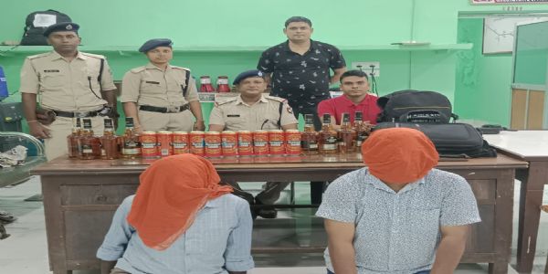 आरपीएफ ने शराब के साथ दो आरोपितों को किया गिरफ्तार