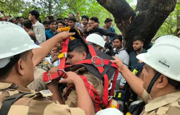रेस्क्यू टीम