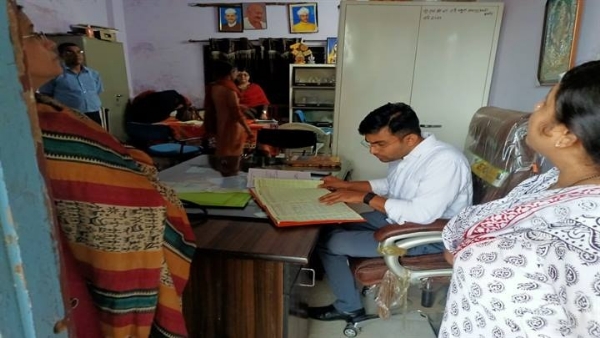 इंदौरः जिला पंचायत सीईओ ने किया ग्राम पंचायतों का निरीक्षण