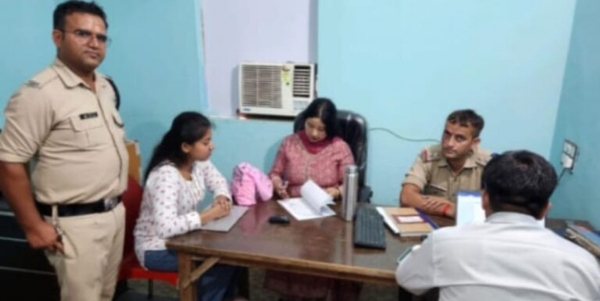 स्टोर संचालक के घर छापामारी