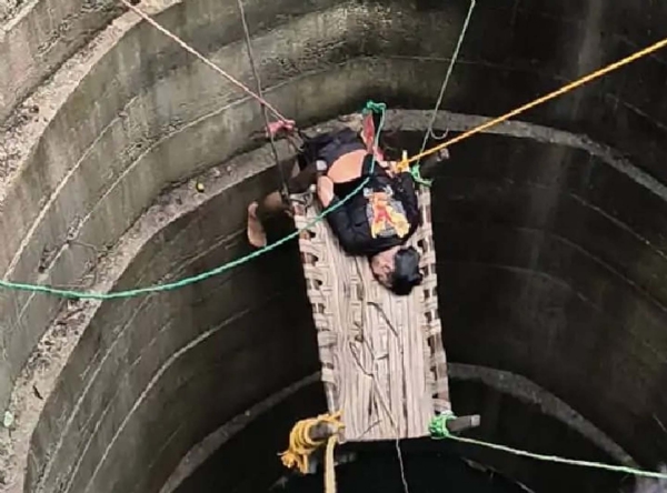 कुएं से गाय का बछड़ा निकालने गए ५ युवकों की जहरीली गैस से मौत, एक सुरक्षा बच निकला