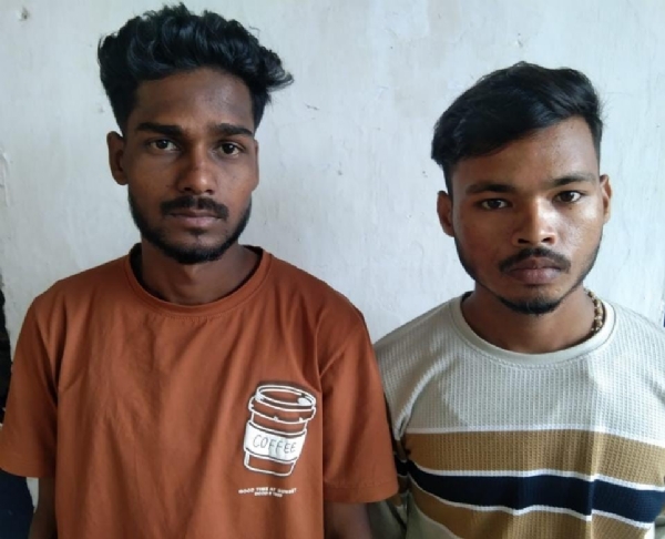 गिरफ्तार दोनों आरोपित।