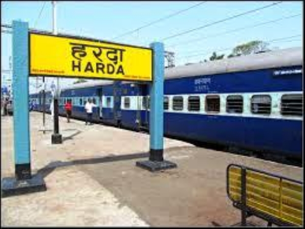 हरदा: पैसेंजर ट्रेन में एसी डिब्बे औचित्य हीन, जनरल डिब्बे कम होने से आम यात्री परेशान