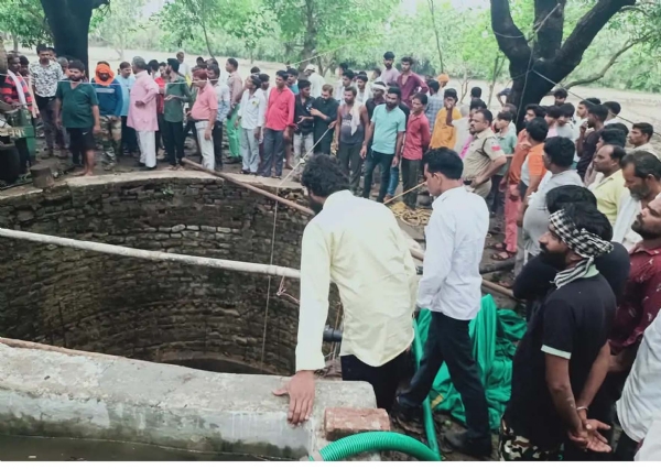 कुएं से गाय का बछड़ा निकालने गए ५ युवकों की जहरीली गैस से मौत, एक सुरक्षा बच निकला