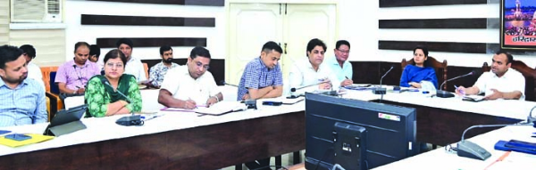 बैठक के दौरान