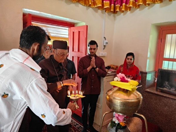 डॉ. करण सिंह ने पहलगाम स्थित शिव-गौरी मंदिर का दौरा किया, अमरनाथ यात्रा से पहले शांति और सद्भाव बनाए रखने की अपील